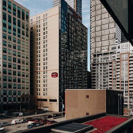 Chic 1-Br Condo; Parking Included; Downtown Core Toronto Exterior photo